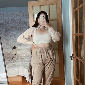 SheIn Arm Warmer (tank top not included)